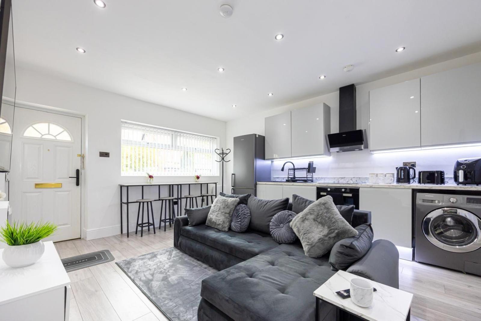 Westpoint Luxury Apartment Манчестер Номер фото