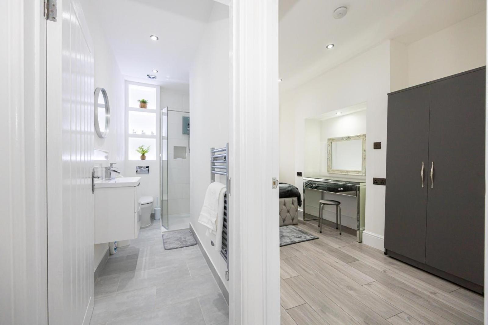 Westpoint Luxury Apartment Манчестер Номер фото