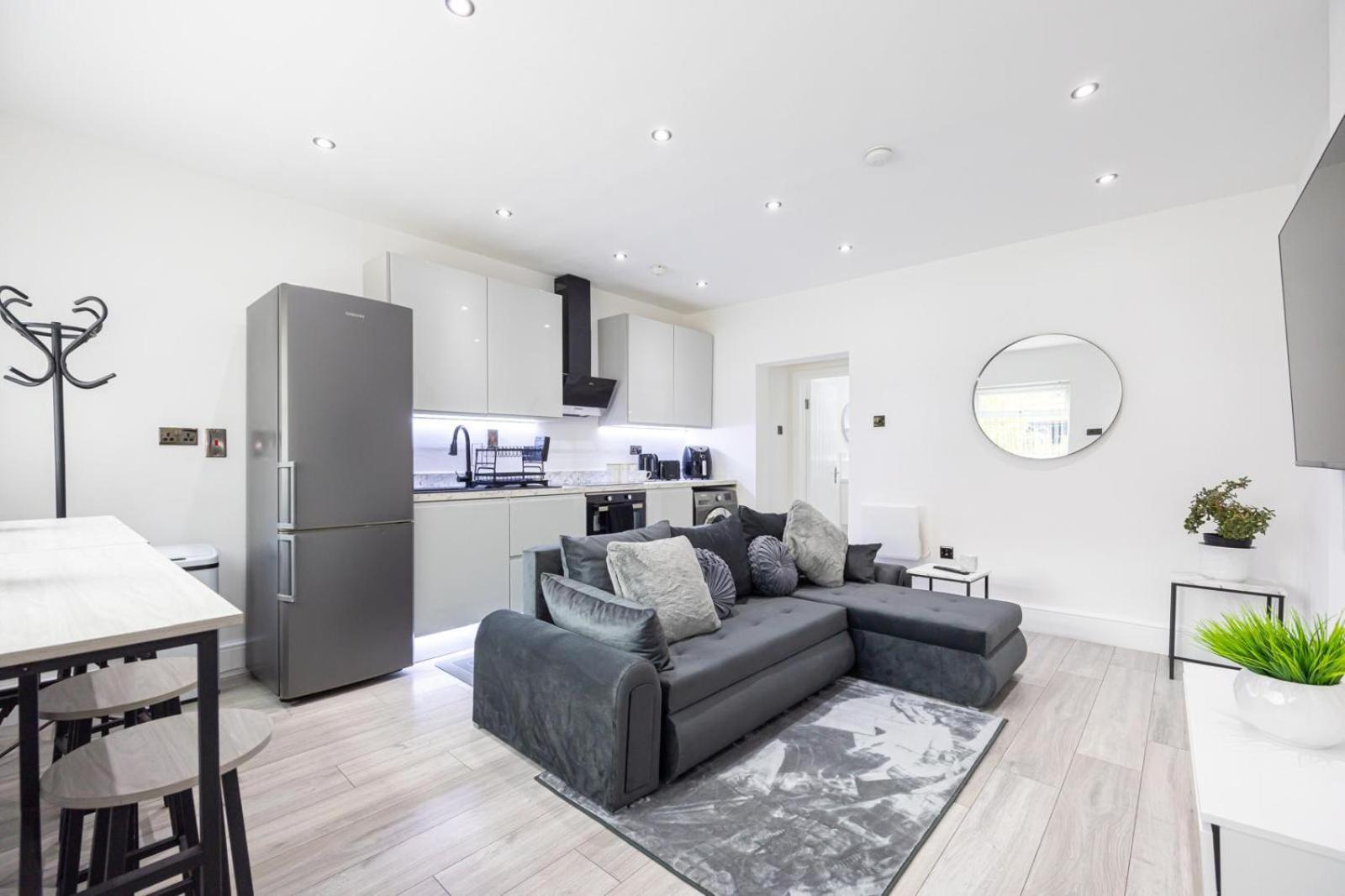 Westpoint Luxury Apartment Манчестер Номер фото
