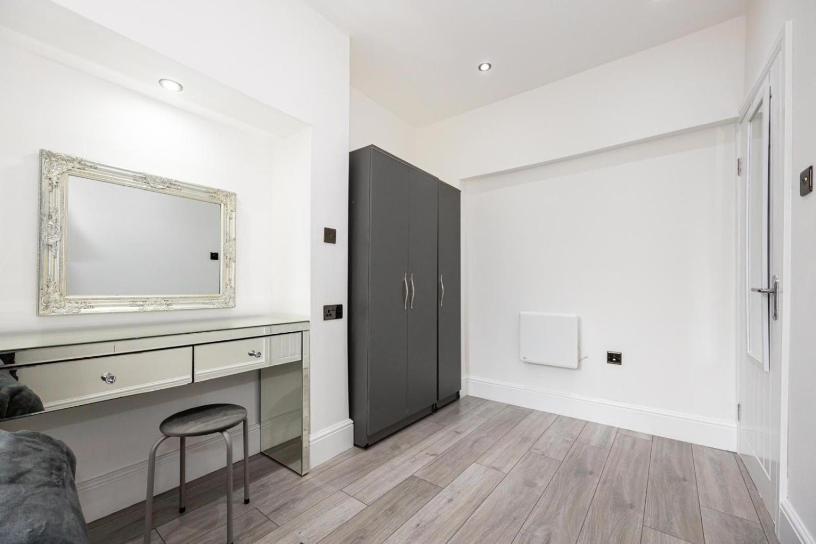 Westpoint Luxury Apartment Манчестер Номер фото