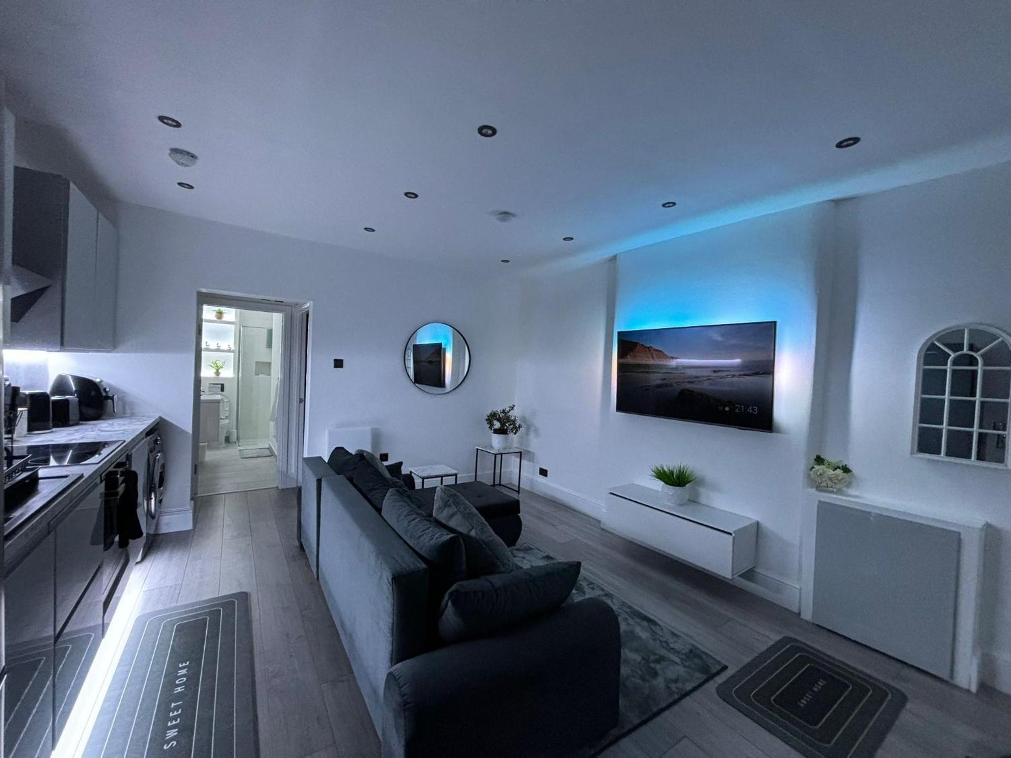 Westpoint Luxury Apartment Манчестер Номер фото