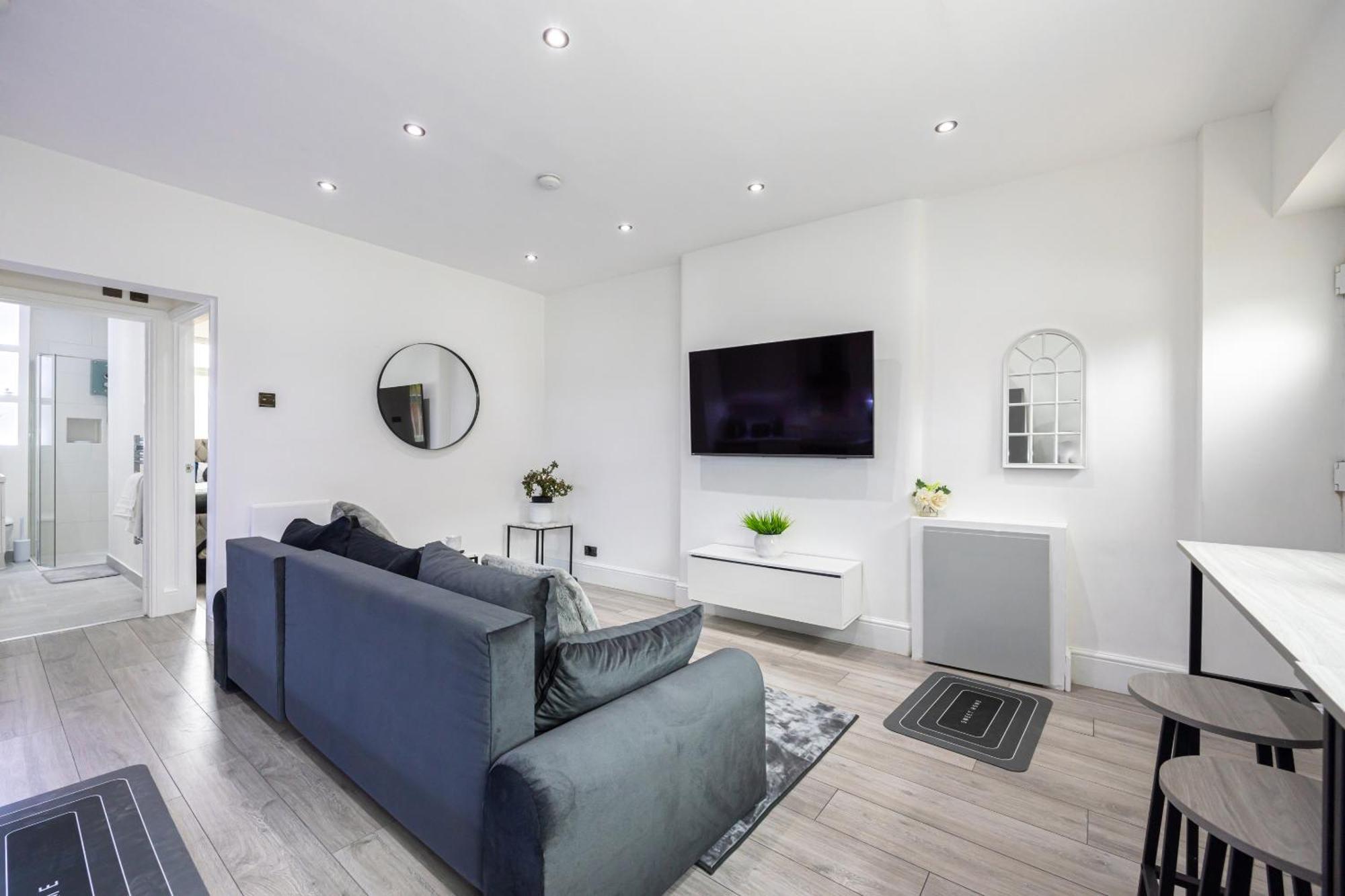 Westpoint Luxury Apartment Манчестер Экстерьер фото